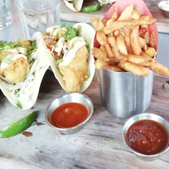 「Battered "fish" tacos」の料理の写真