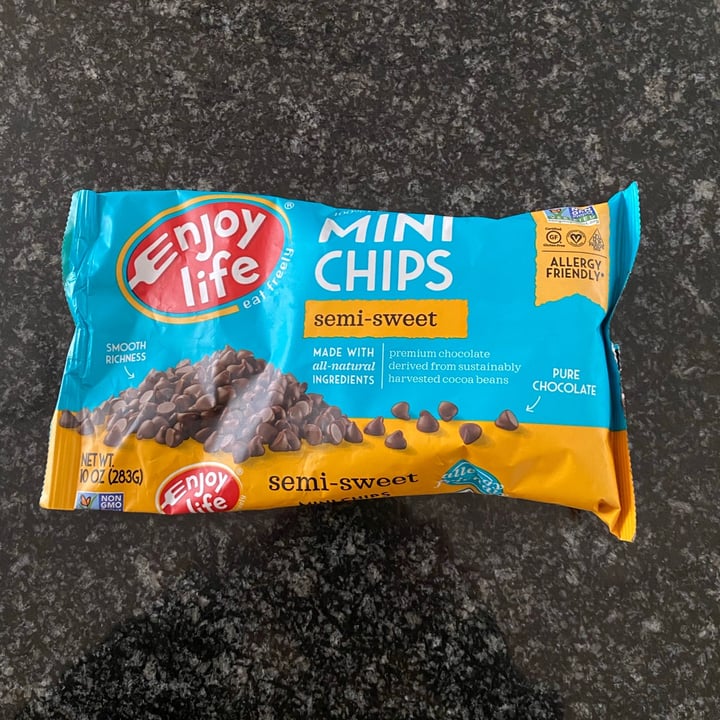 review photo of Enjoy Life Semi-Sweet Chocolate Mini Chips shared by @heavenorspace on 13 Jun 2020 - review