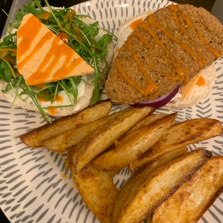 photo of Linda McCartney's Vegetarian Southern-style Chicken Fillet Burgers shared by @beckyallott on  29 May 2021 - review