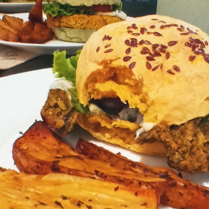 review photo of NUVE - Vegan Food & Music Hamburguesa De Quinoa shared by @elsultandelsur on 04 Dec 2020 - review