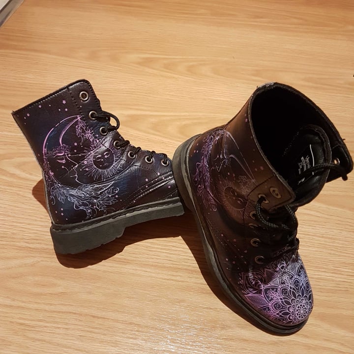 photo of Yes we vibe Boots Sun And Moon Power shared by @minis on  05 Jan 2021 - review