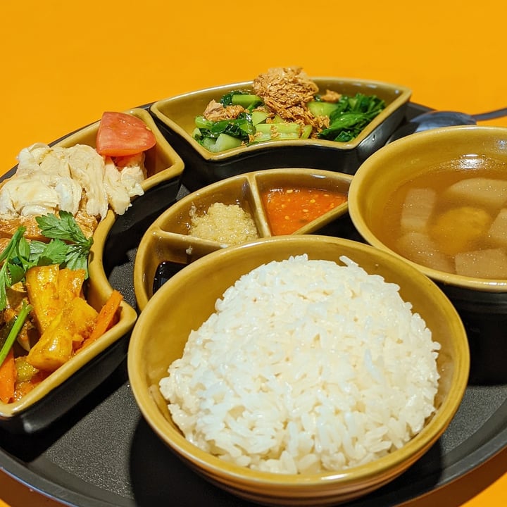 photo of 33 Vegetarian Food Set A Vegetarian Chicken Rice shared by @stanleyxu94 on  23 Jul 2022 - review