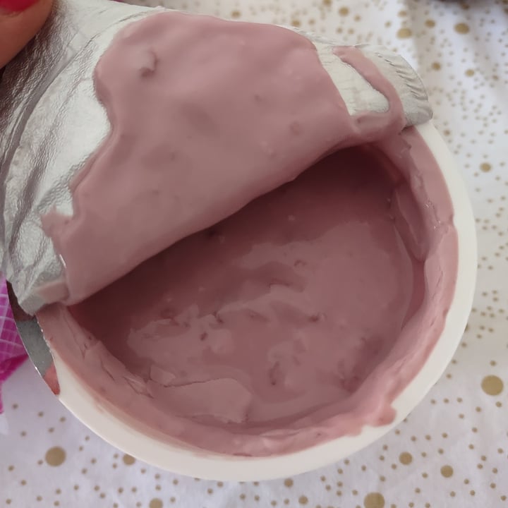 photo of Alpro alpro yogurt very cherry shared by @paxvobus on  12 Jun 2022 - review