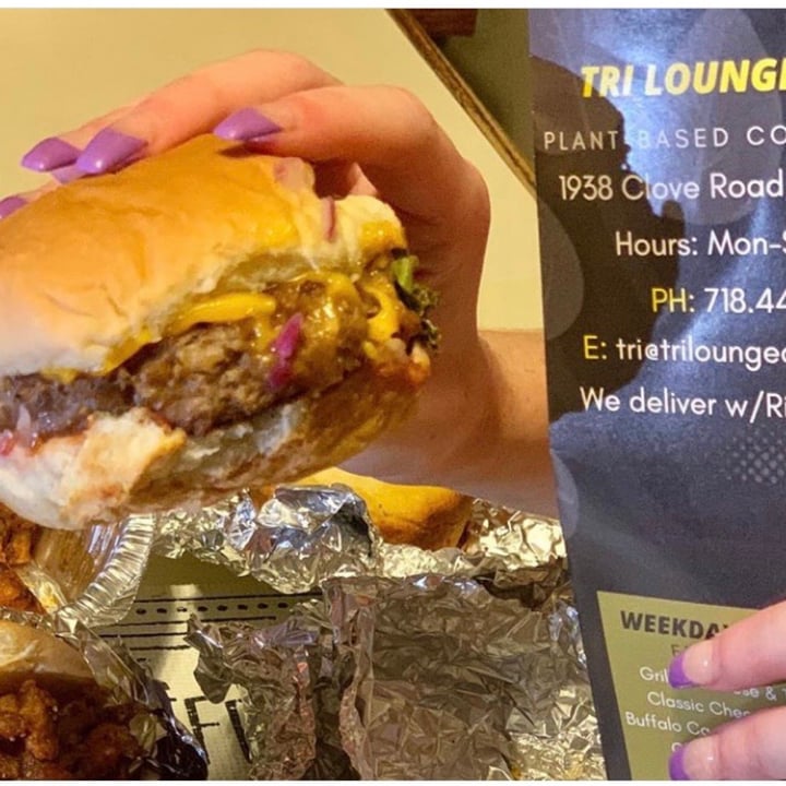 review photo of TRI Lounge & Cafe oyster mushroom fried chicken sandwich shared by @melissaschapman on 06 Aug 2020 - review