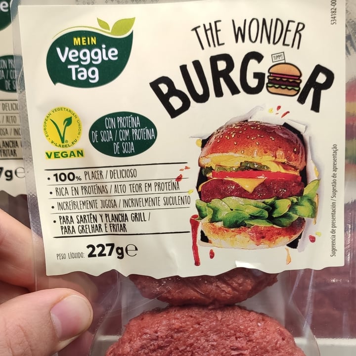 review photo of Mein Veggie Tag The Wonder Burger shared by @carrasperasound on 26 May 2021 - review