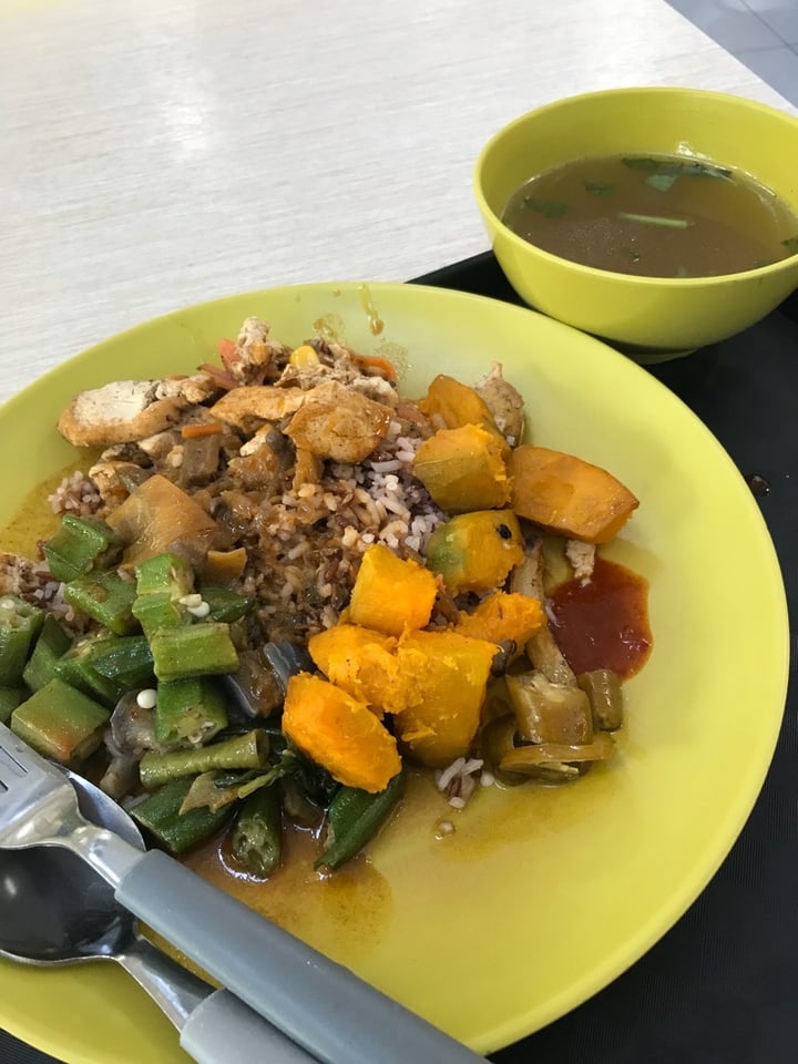 photo of Pines Food Court Assorted vegetables and rice shared by @peasfulpea on  24 Dec 2019 - review