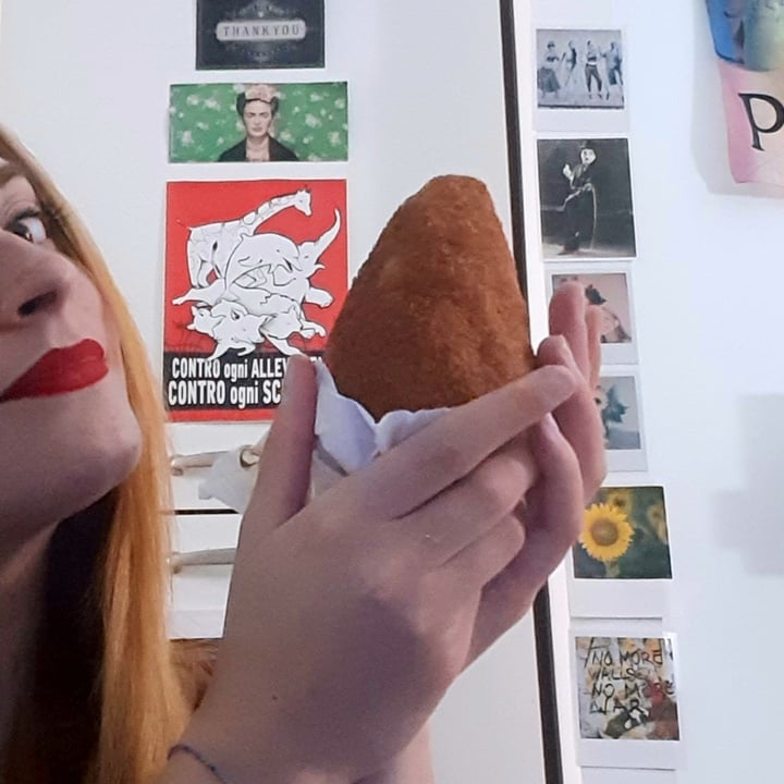 review photo of Bar Dolcezza di Cuscunà Temistocle Arancino shared by @beatricetralla on 10 May 2021 - review