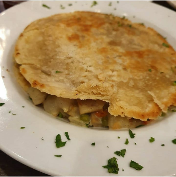 photo of The Chicago Diner, Logan Square Chicken Pot Pie shared by @crueltyfreechelsea on  31 Mar 2020 - review