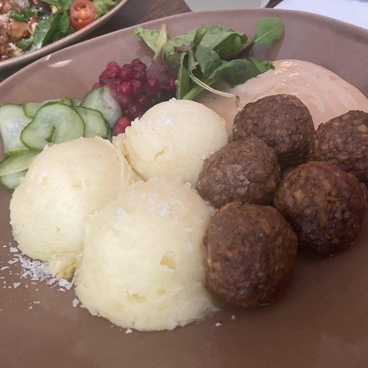 photo of Vegano's Vegan Kottbullar shared by @katiwind on  24 Apr 2022 - review