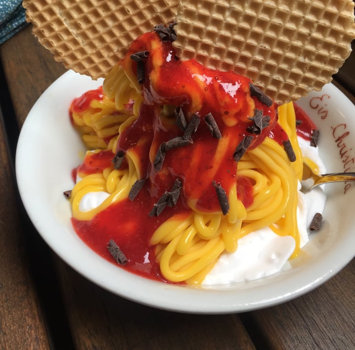 review photo of Eis Christina vegan mango spaghetti ice shared by @waldfee on 21 Aug 2020 - review