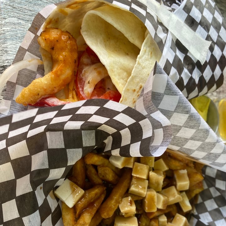 photo of Fish on Fifth Vegan Hot Thai Wrap With “Prawns” shared by @veganmika on  09 Sep 2021 - review