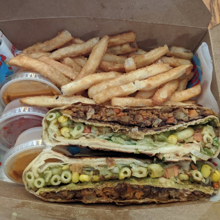 photo of Nuno’s Tacos & Vegmex Grill KrunchWrap shared by @marshallking on  21 Jun 2020 - review