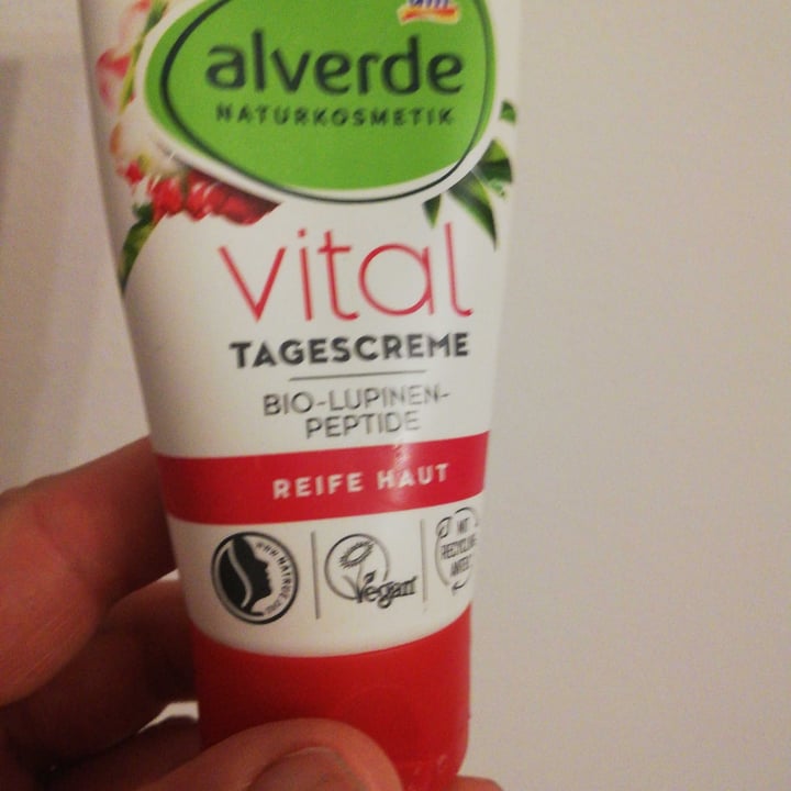 photo of Alverde Naturkosmetik Crema giorno shared by @tonigi on  25 May 2022 - review