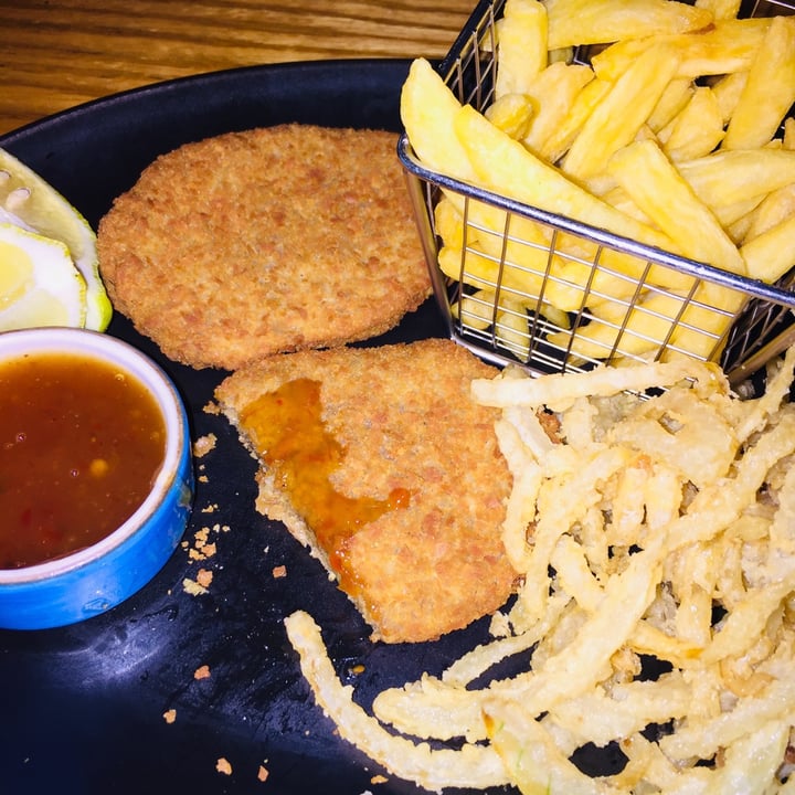 review photo of Cherokee Spur Steak Ranch Vegan Schnitzel shared by @jabseatsvegan on 09 May 2021 - review