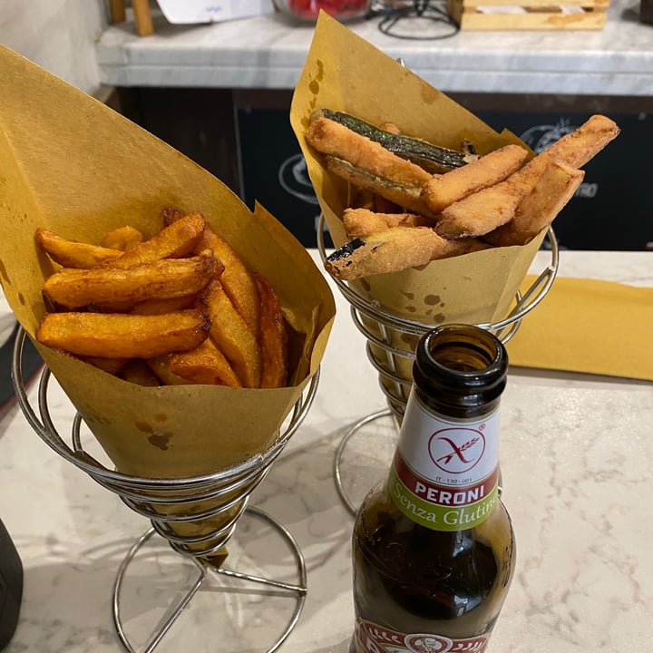 review photo of Mama Eat Street Food Fritura de Verduras y Patatas Fritas shared by @lauratrunas on 04 Aug 2020 - review