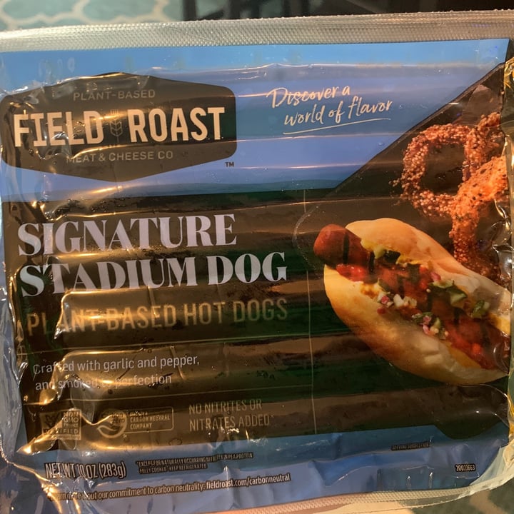 photo of Field Roast Signature Stadium Dog shared by @vegselina on  09 Jun 2021 - review