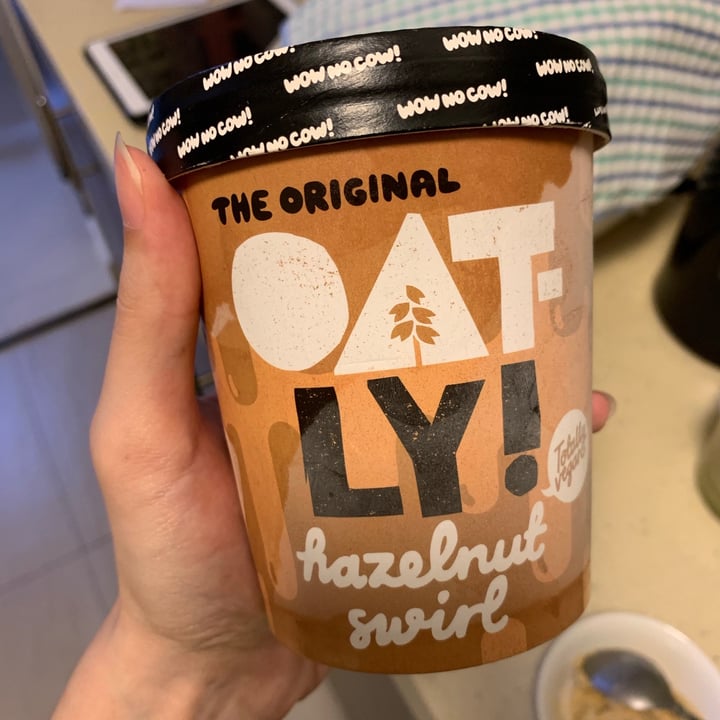 review photo of Oatly Hazelnut Swirl Ice Cream shared by @jinglebells on 23 Nov 2020 - review