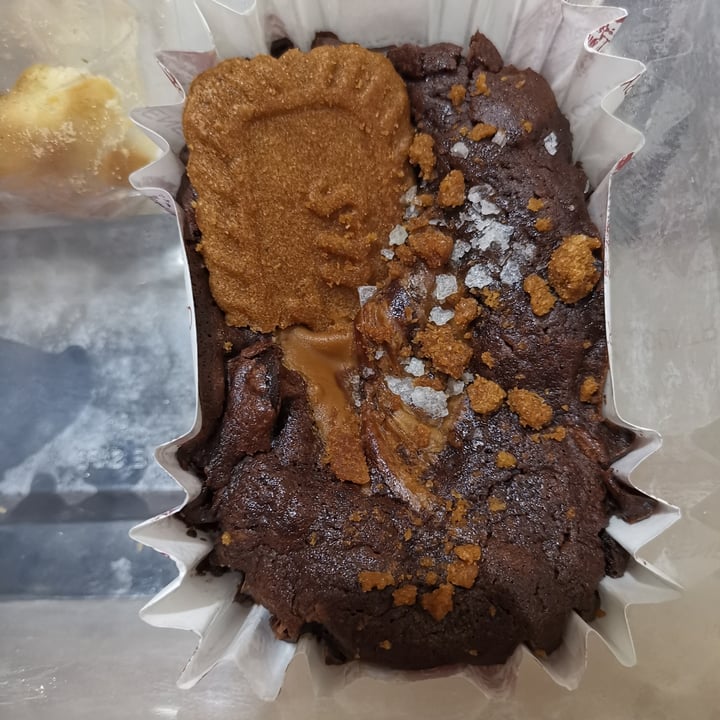 photo of WellSmoocht biscoff brownie shared by @plantiful on  20 Nov 2022 - review