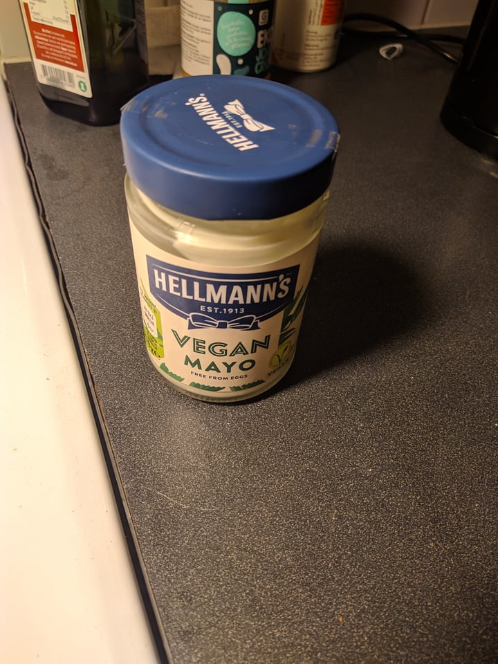 photo of Hellmann’s Hellman’s Vegan Mayonnaise shared by @irrationalnumber on  28 Jul 2020 - review