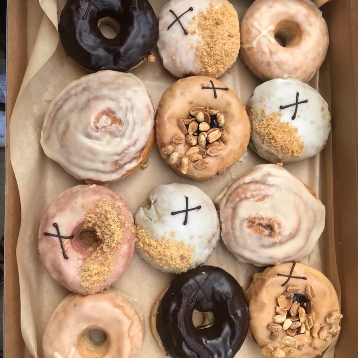 photo of Crosstown - Doughnuts and Coffee A Selection Of Vegan Doughnuts shared by @kaashvi on  03 Sep 2020 - review