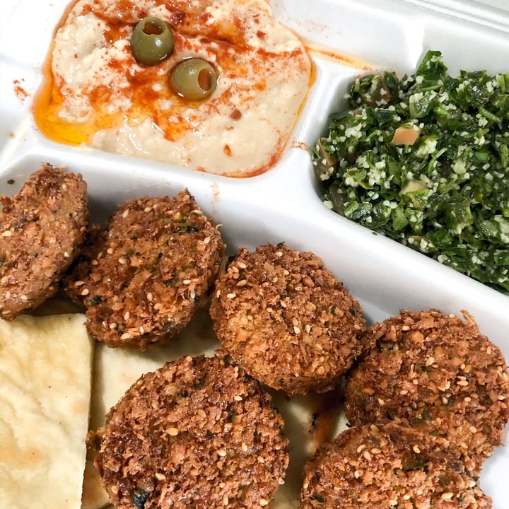 review photo of Family Restaurant Mediterranean Food Falafel Platter (order dairy-free) shared by @jaemse on 13 Mar 2020 - review