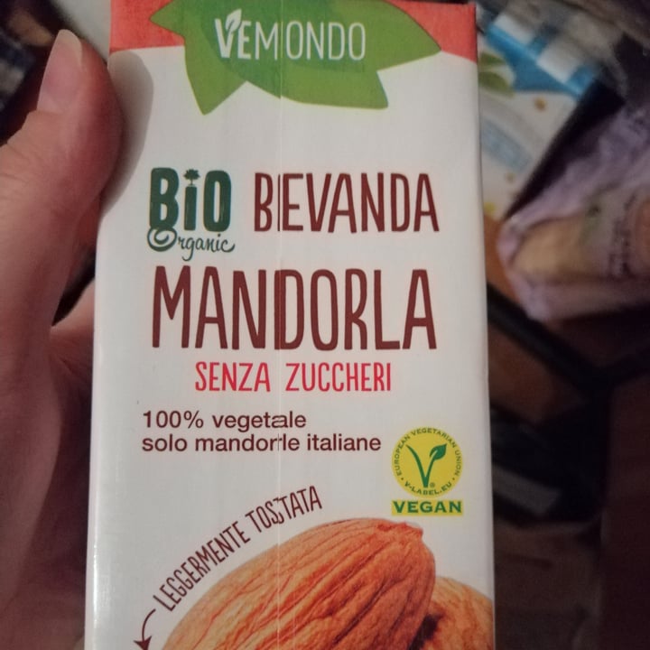 photo of Vemondo  latte di mandorla senza zuccheri shared by @alexis000000 on  01 Aug 2022 - review