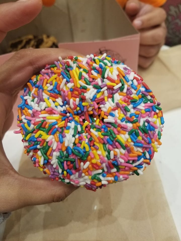 photo of Voodoo Doughnut Voodoo Doll Donut shared by @navnismehta on  26 Jan 2020 - review