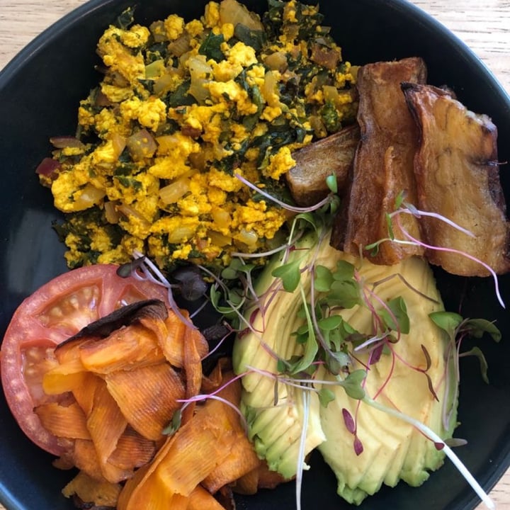 photo of Lexi's Healthy Eatery Sexy spinach scramble shared by @ripple on  22 Aug 2021 - review