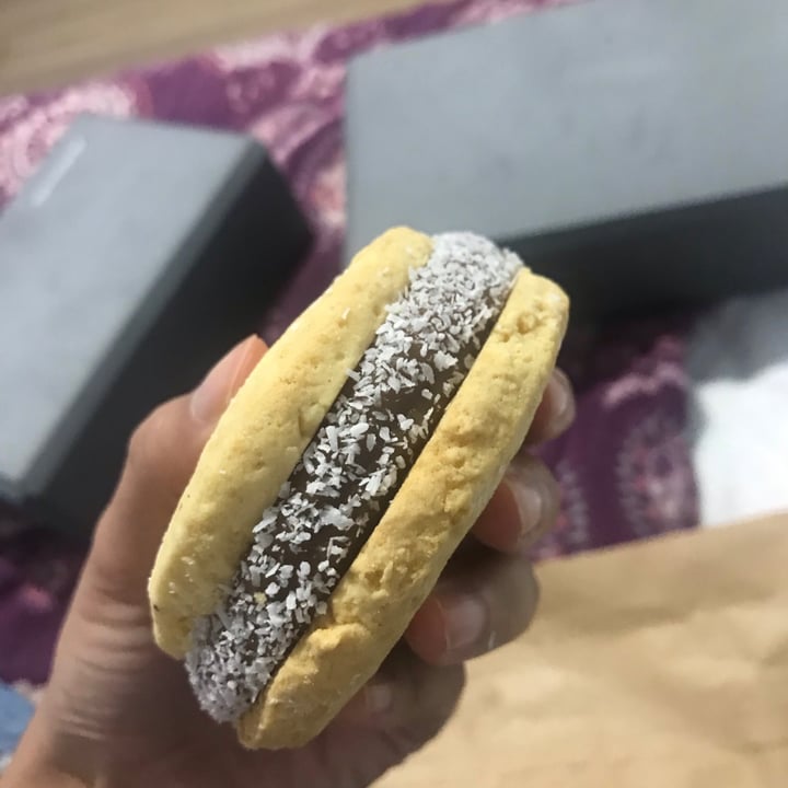 photo of Vica (Delivery Only) Alfajor de maicena shared by @camibrazuna on  23 May 2020 - review