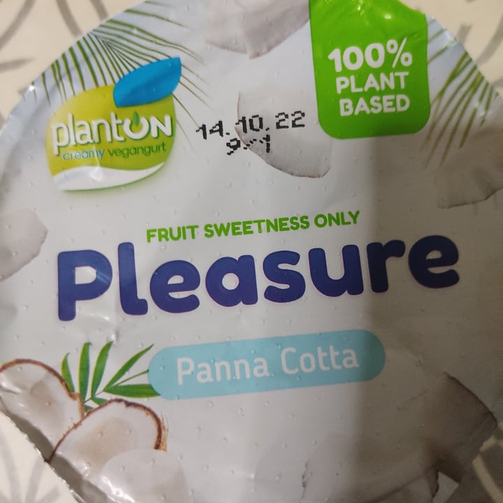 review photo of magda plant-based Panna Cotta shared by @weed14 on 25 Sep 2022 - review