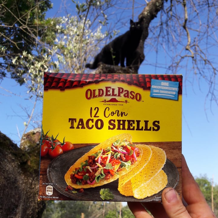 photo of Old El Paso 12 corn tacos shared by @giuliacarosio on  01 Jun 2022 - review