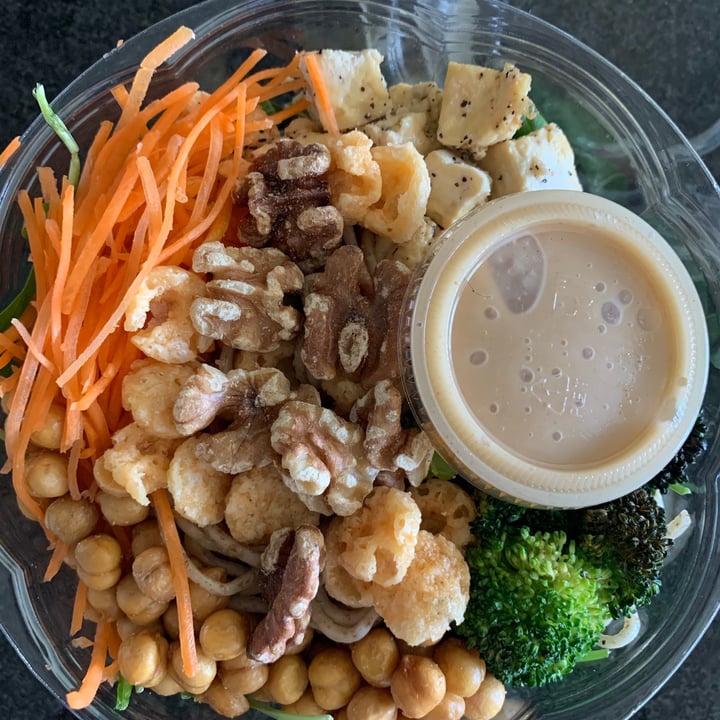 photo of honeygrow Create Your Own Salad shared by @chrisvegan21 on  07 May 2021 - review