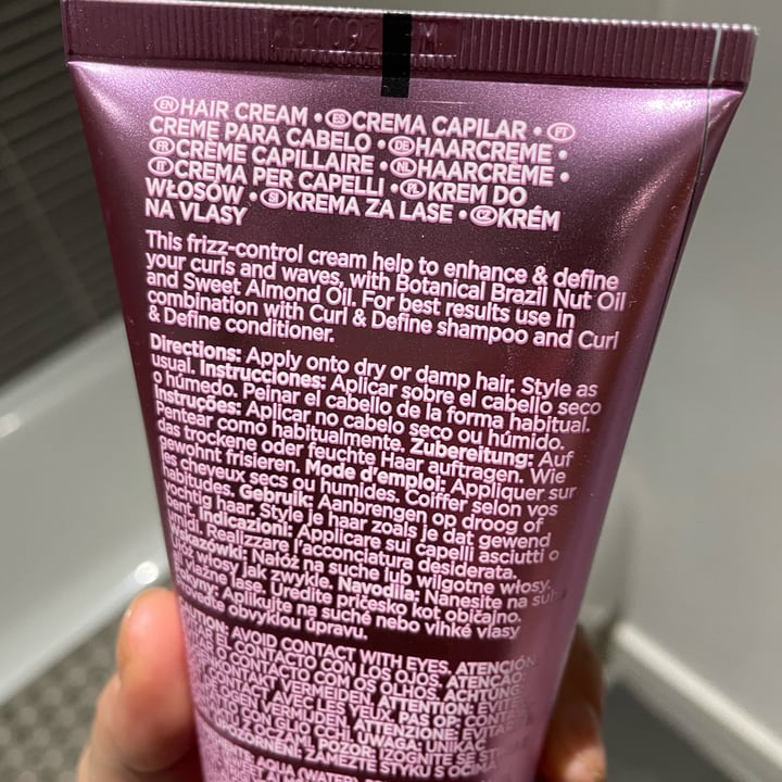 photo of Primark Beauty hair cream shared by @lullast on  14 May 2022 - review