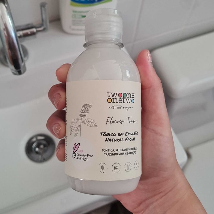 review photo of Twoone Onetwo Tônico Demaquilante Natural shared by @anaflores on 02 May 2022 - review