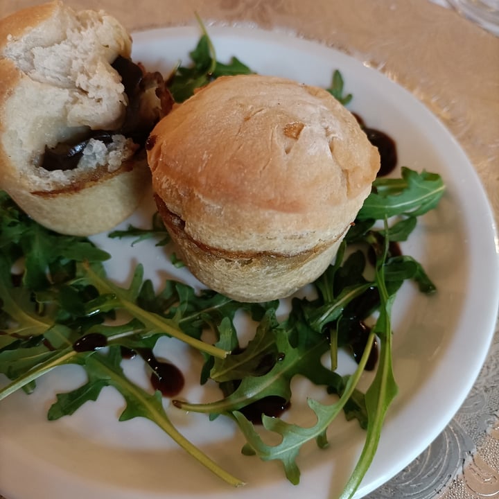 photo of Comunità Shalom - Casa Salesiana Istituto Sacro Cuore Tortino Con Pasta Di  Gioco Fritto Ripieno Di Melanzane shared by @pipermclean on  02 Apr 2022 - review