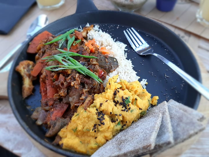 photo of Café Cajú - Bakery & Restaurant - 100% Plant Based - Vegan Curry and veggies shared by @nico-aguilera on  27 Feb 2020 - review