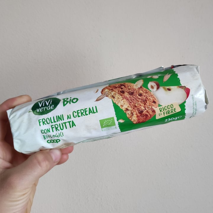 photo of Vivi Verde Coop Frollini ai cereali con frutta shared by @maribalio on  08 Jun 2022 - review