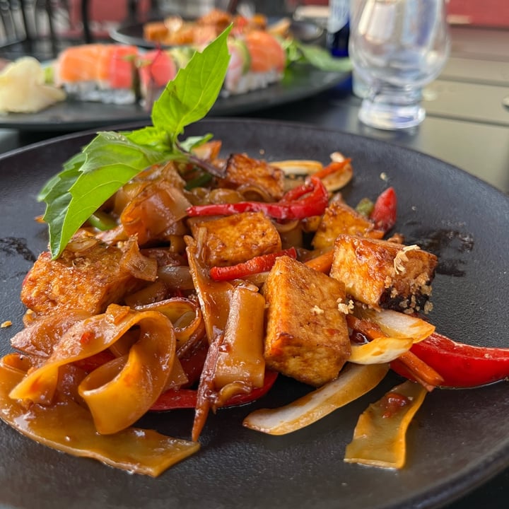 review photo of Sakana Sushi Bar and Lounge Vegan Kee-Mao shared by @bepotts on 08 Jul 2022 - review
