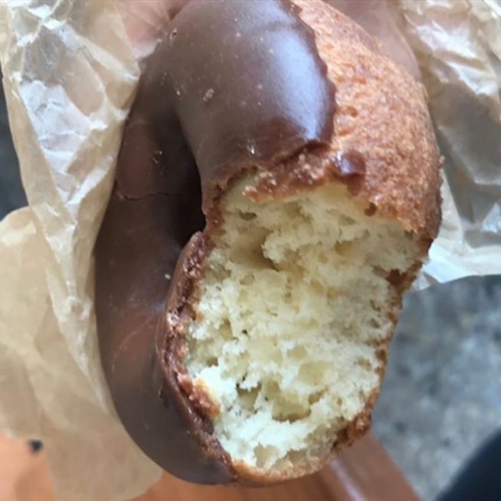 photo of Whole Foods Market Vegan glazed chocolate donut shared by @em3720 on  29 May 2022 - review