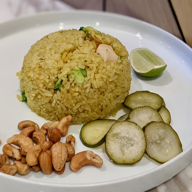 Foto del plato “Vegan Wok-Hei Pineapple Fried Rice”