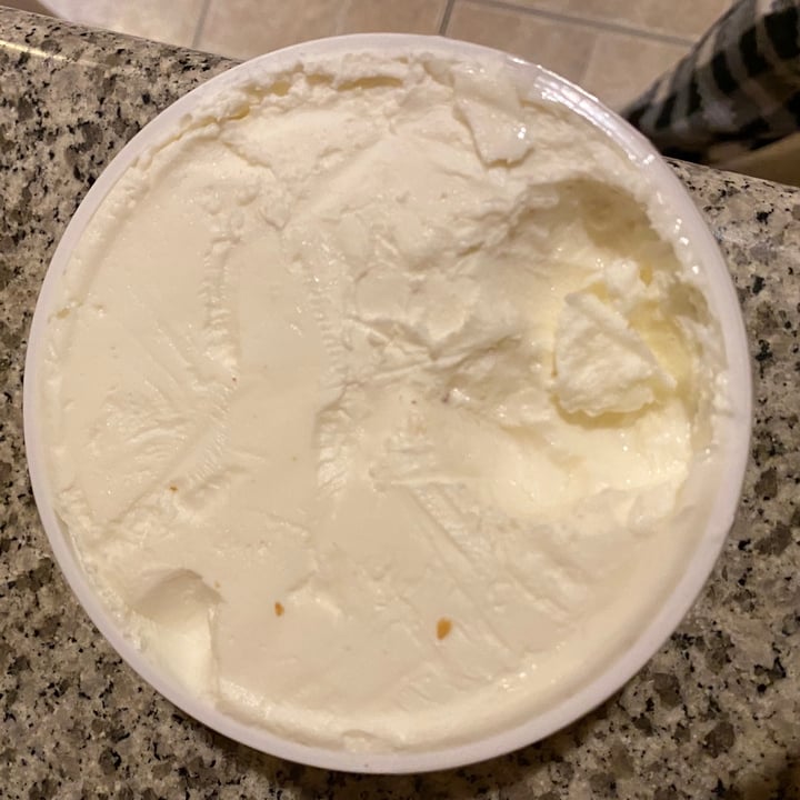 photo of Follow your Heart Dairy Free Cream Cheese shared by @jenniferchristine on  25 Dec 2020 - review