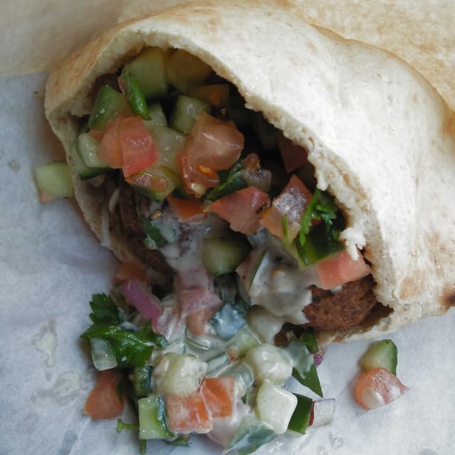 菜肴“Green Falafel”的照片