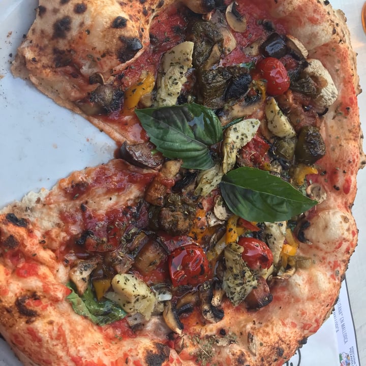 review photo of L'Artista Pizzeria Napoletana " Can Pastilla " Pizza Verdura Con Alcachofas Y Champiñones Extra shared by @irinailt on 22 Jun 2020 - review