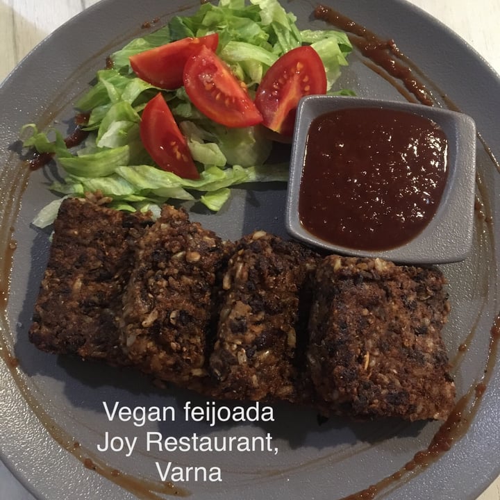 photo of Vege Joy Pizza & Burger vegan feijoada patties shared by @gillhibbitt on  23 Aug 2022 - review
