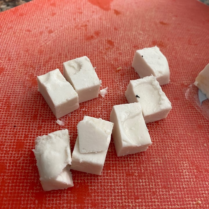 review photo of Grin Grin Foods Queso estilo Feta shared by @lauragdegato on 18 Jun 2021 - review