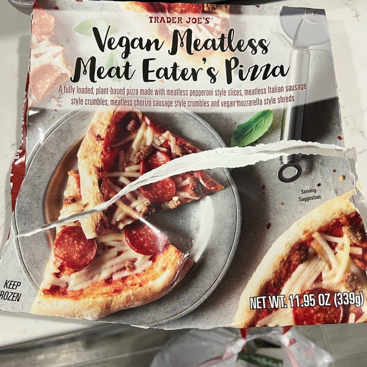 review photo of Trader Joe's Vegan meatless meat eaters pizza shared by @priyalicious on 03 May 2022 - review