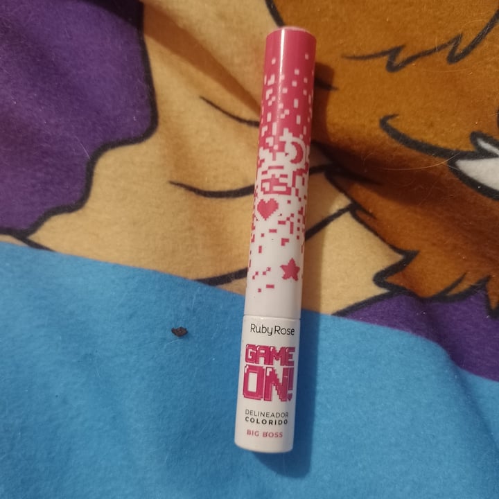 review photo of RubyRose delineador líquido colorido shared by @julifrutilla on 06 Jul 2022 - review