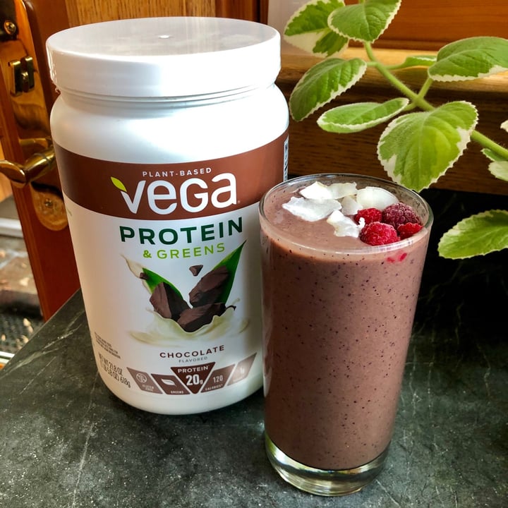 photo of Plant-Based Vega  Protein & Greens - Chocolate Flavoured shared by @ilovegoats on  25 Nov 2020 - review