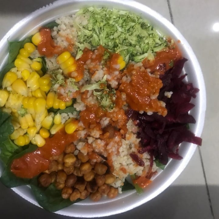 photo of Estilo Veggie Bowl rompe coco shared by @ellehcim on  16 Feb 2021 - review