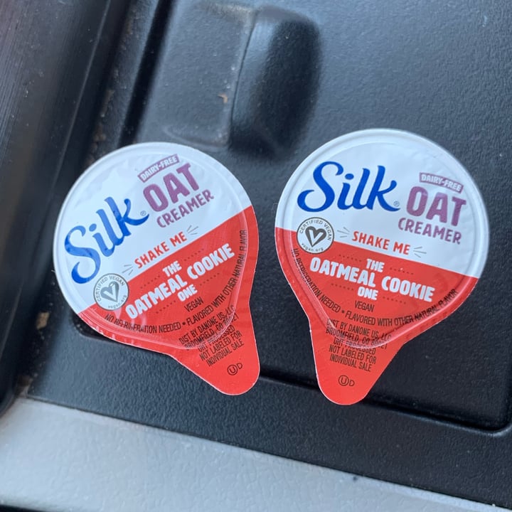 photo of Silk Oat creamer The oatmeal Cookie shared by @allhess on  25 Dec 2021 - review